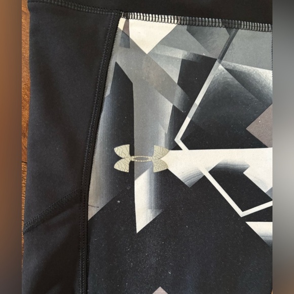 Under Armour crop compression women Sz small - Picture 5 of 9